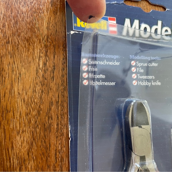 Revell Model-Set Plus with 4 Basic Tools Model Making Crafts - Picture 4 of 7